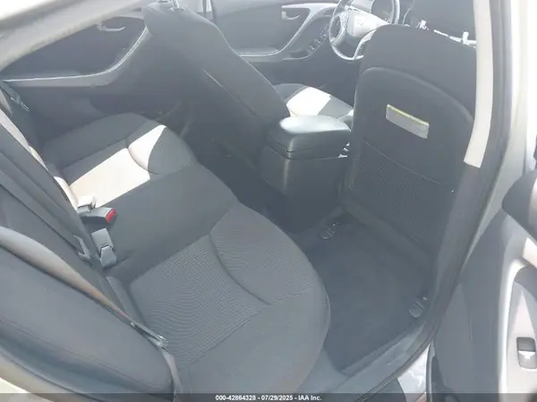 KMHDH4AE1GU545070 2016 HYUNDAI ELANTRA - Image 8