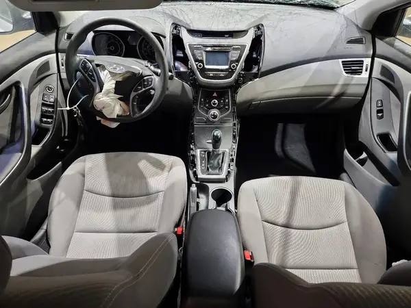 KMHDH4AE1GU575993 2016 HYUNDAI ELANTRA - Image 8