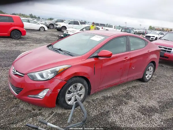 KMHDH4AE1GU584919 2016 HYUNDAI ELANTRA - Image 2