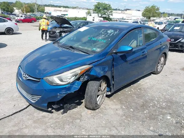 KMHDH4AE1GU587061 2016 HYUNDAI ELANTRA - Image 2
