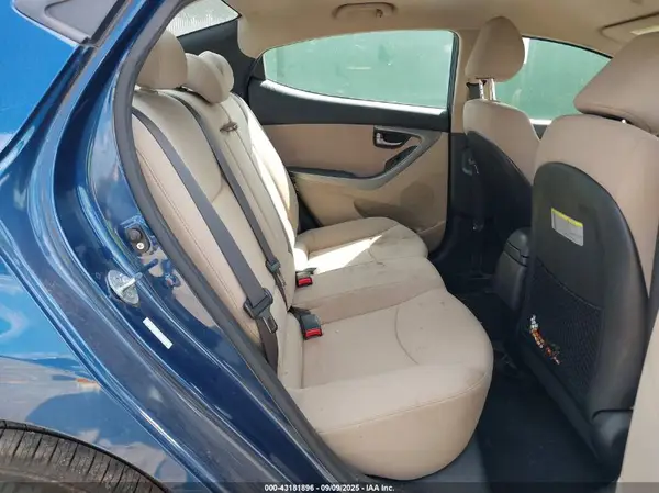 KMHDH4AE1GU587061 2016 HYUNDAI ELANTRA - Image 8
