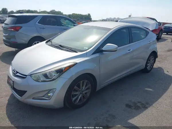 KMHDH4AE1GU588517 2016 HYUNDAI ELANTRA - Image 2