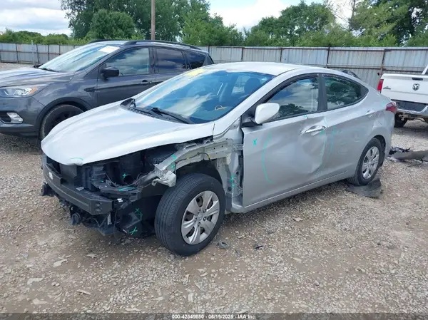KMHDH4AE1GU588680 2016 HYUNDAI ELANTRA - Image 2