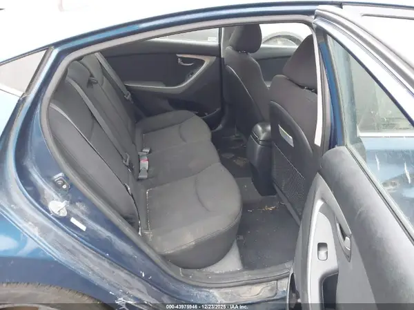 KMHDH4AE1GU605557 2016 HYUNDAI ELANTRA - Image 8
