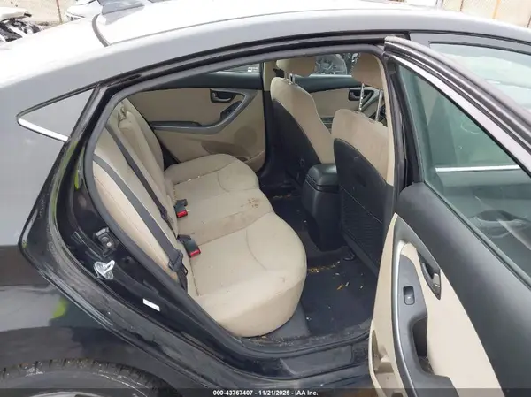 KMHDH4AE1GU632757 2016 HYUNDAI ELANTRA - Image 8