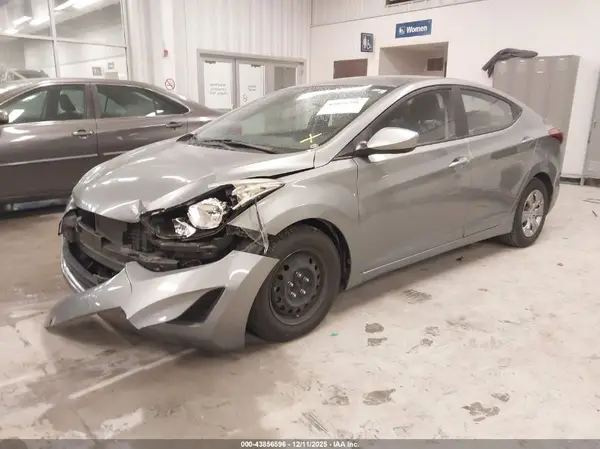 KMHDH4AE2GU484196 2016 HYUNDAI ELANTRA - Image 2