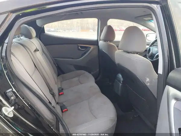 KMHDH4AE2GU487678 2016 HYUNDAI ELANTRA - Image 8