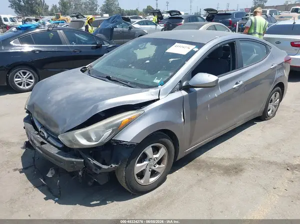 KMHDH4AE2GU504267 2016 HYUNDAI ELANTRA - Image 2