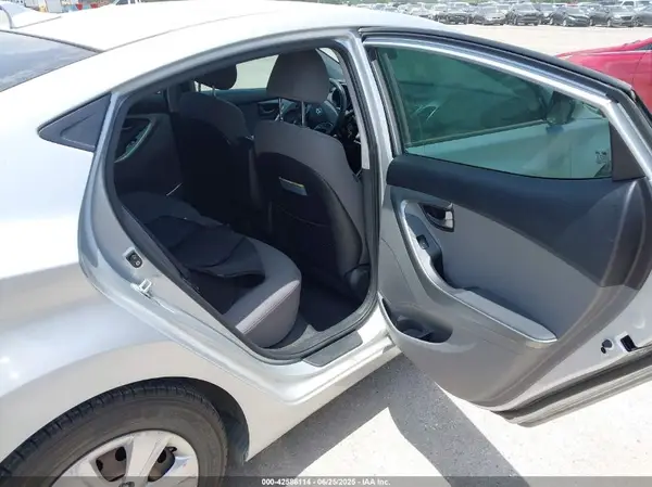 KMHDH4AE2GU512367 2016 HYUNDAI ELANTRA - Image 8