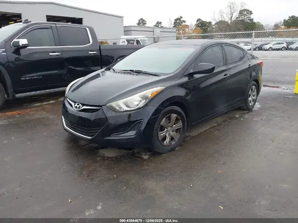 KMHDH4AE2GU541674 2016 HYUNDAI ELANTRA - Image 2