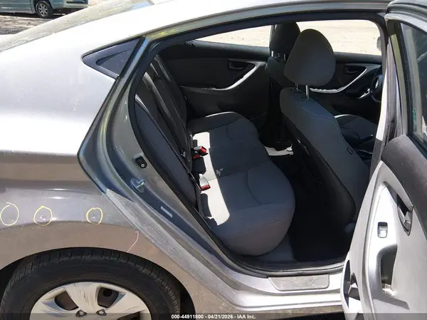 KMHDH4AE2GU544462 2016 HYUNDAI ELANTRA - Image 8