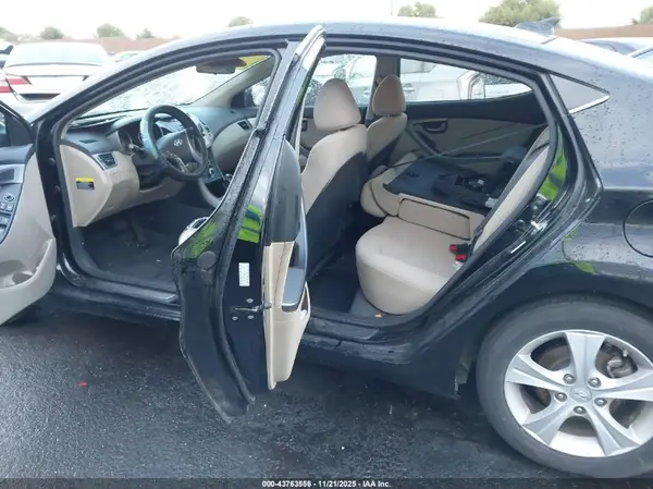 KMHDH4AE2GU573749 2016 HYUNDAI ELANTRA - Image 8
