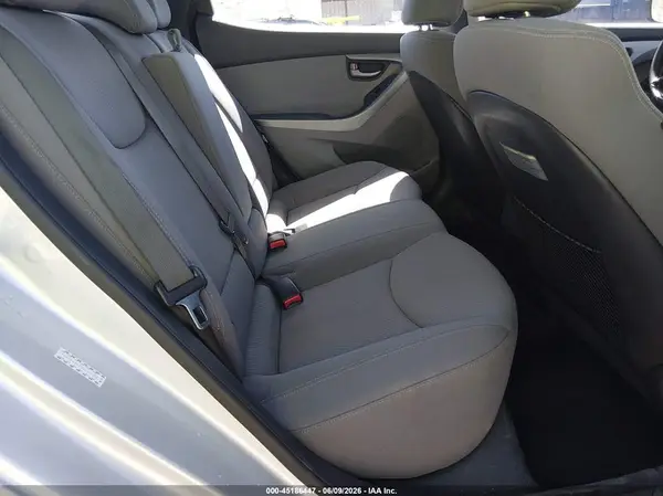 KMHDH4AE2GU575629 2016 HYUNDAI ELANTRA - Image 8