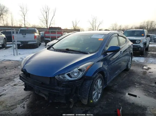 KMHDH4AE2GU587022 2016 HYUNDAI ELANTRA - Image 2