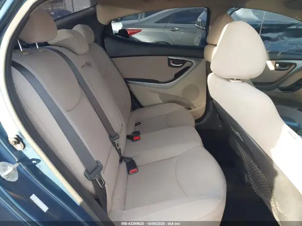 KMHDH4AE2GU619029 2016 HYUNDAI ELANTRA - Image 8