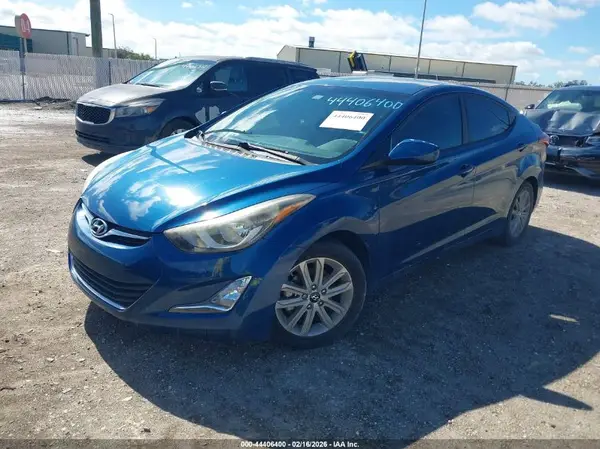 KMHDH4AE2GU621668 2016 HYUNDAI ELANTRA - Image 2