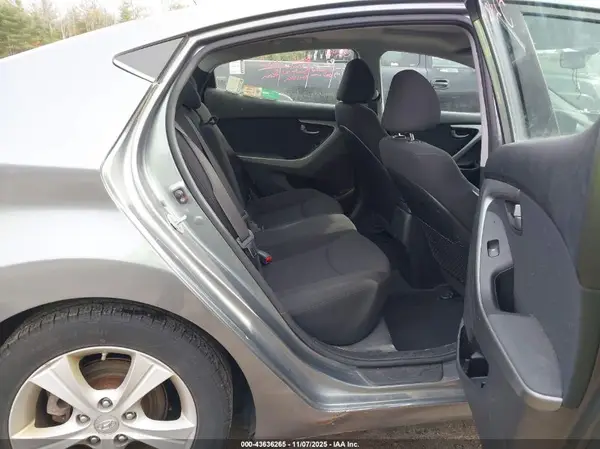 KMHDH4AE2GU623324 2016 HYUNDAI ELANTRA - Image 8