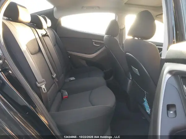 KMHDH4AE3GU497023 2016 HYUNDAI ELANTRA - Image 8