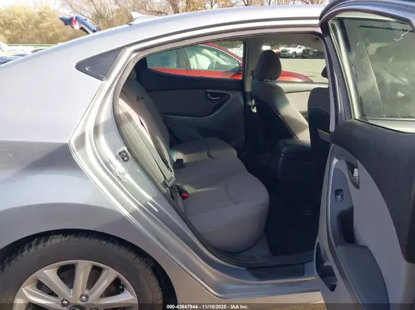 KMHDH4AE3GU532627 2016 HYUNDAI ELANTRA - Image 8
