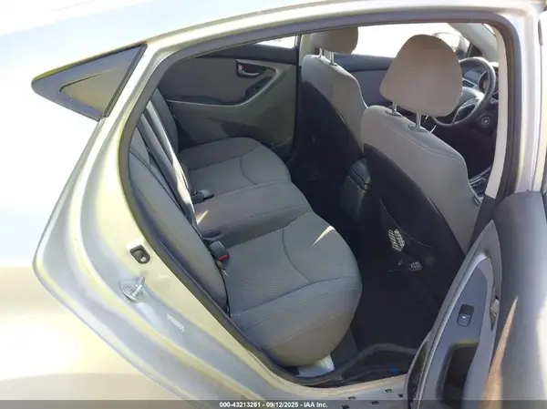 KMHDH4AE3GU541635 2016 HYUNDAI ELANTRA - Image 8