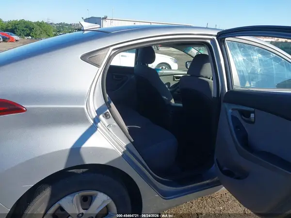 KMHDH4AE3GU545748 2016 HYUNDAI ELANTRA - Image 8