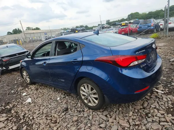 KMHDH4AE3GU557303 2016 HYUNDAI ELANTRA - Image 2