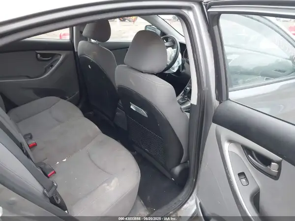KMHDH4AE3GU621615 2016 HYUNDAI ELANTRA - Image 8