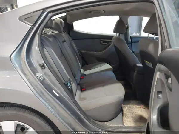KMHDH4AE3GU647017 2016 HYUNDAI ELANTRA - Image 8