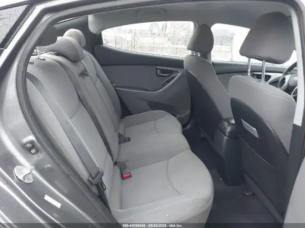 KMHDH4AE3GU647079 2016 HYUNDAI ELANTRA - Image 8