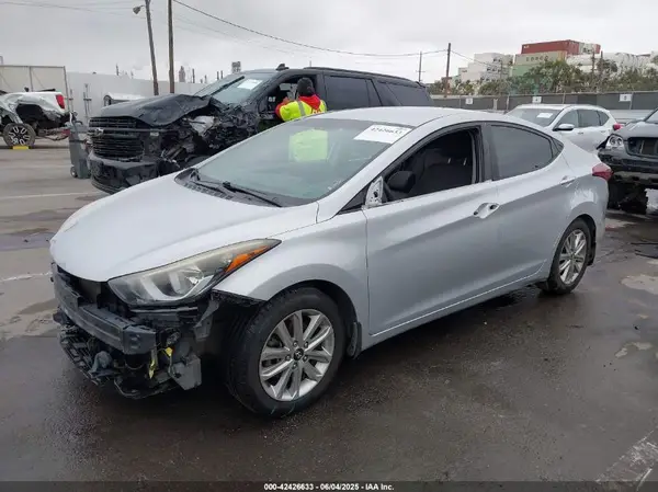 KMHDH4AE4GU475211 2016 HYUNDAI ELANTRA - Image 2