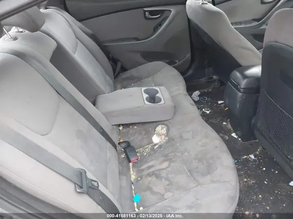 KMHDH4AE4GU476715 2016 HYUNDAI ELANTRA - Image 8