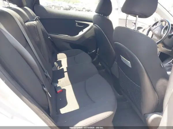 KMHDH4AE4GU566561 2016 HYUNDAI ELANTRA - Image 8