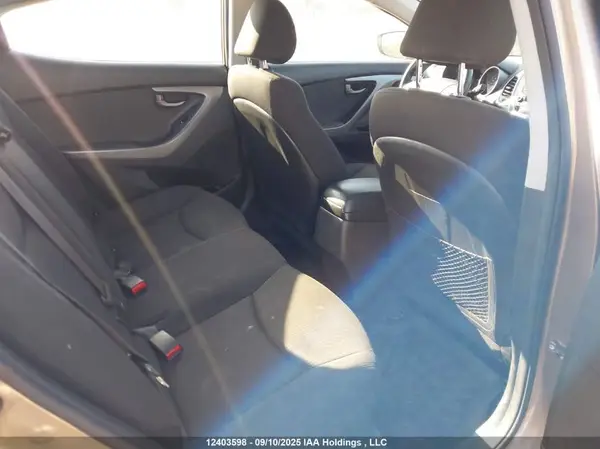 KMHDH4AE4GU570982 2016 HYUNDAI ELANTRA - Image 8