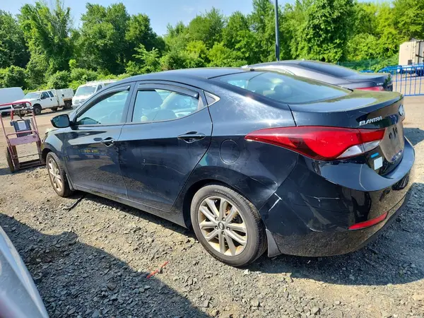 KMHDH4AE4GU587216 2016 HYUNDAI ELANTRA - Image 2
