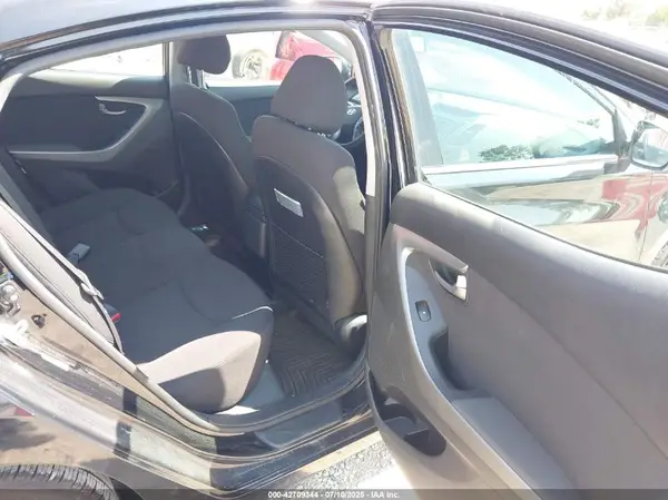 KMHDH4AE4GU607481 2016 HYUNDAI ELANTRA - Image 8