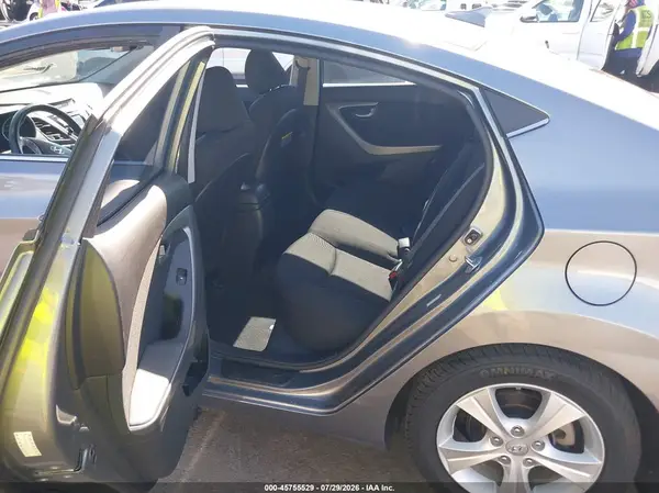 KMHDH4AE4GU610252 2016 HYUNDAI ELANTRA - Image 8