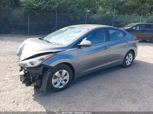 KMHDH4AE4GU619713 2016 HYUNDAI ELANTRA - Image 2