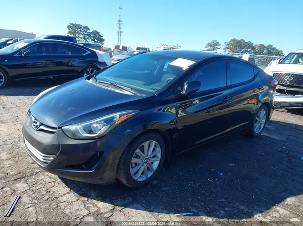 KMHDH4AE4GU628394 2016 HYUNDAI ELANTRA - Image 2