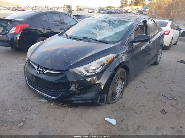 KMHDH4AE4GU632526 2016 HYUNDAI ELANTRA - Image 2