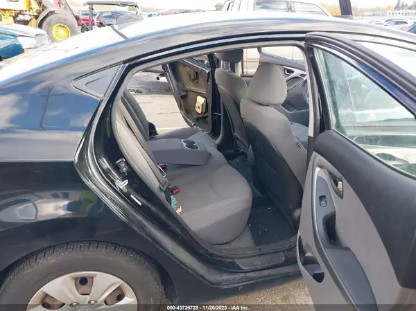 KMHDH4AE4GU636494 2016 HYUNDAI ELANTRA - Image 8