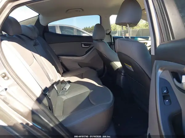 KMHDH4AE4GU646622 2016 HYUNDAI ELANTRA - Image 8