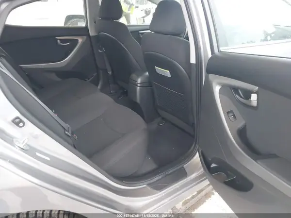 KMHDH4AE5GU482894 2016 HYUNDAI ELANTRA - Image 8