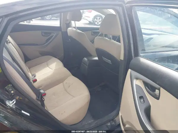KMHDH4AE5GU501542 2016 HYUNDAI ELANTRA - Image 8