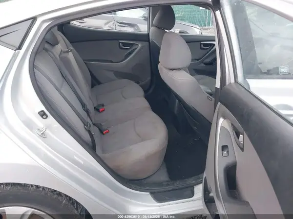 KMHDH4AE5GU517160 2016 HYUNDAI ELANTRA - Image 8