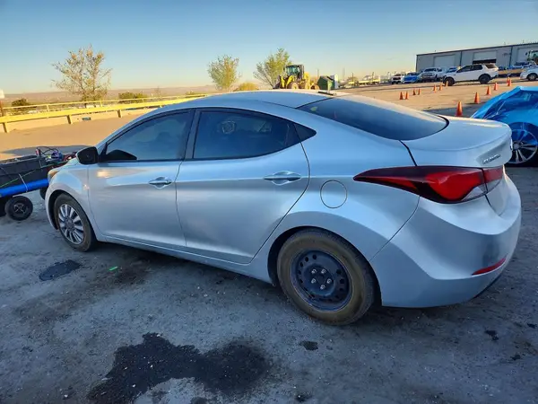 KMHDH4AE5GU520821 2016 HYUNDAI ELANTRA - Image 2