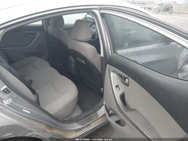 KMHDH4AE5GU528322 2016 HYUNDAI ELANTRA - Image 8