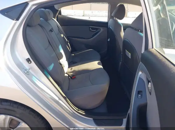 KMHDH4AE5GU531009 2016 HYUNDAI ELANTRA - Image 8