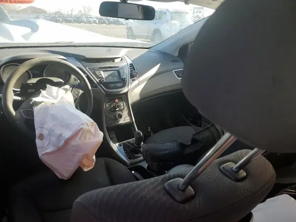 KMHDH4AE5GU556492 2016 HYUNDAI ELANTRA - Image 8