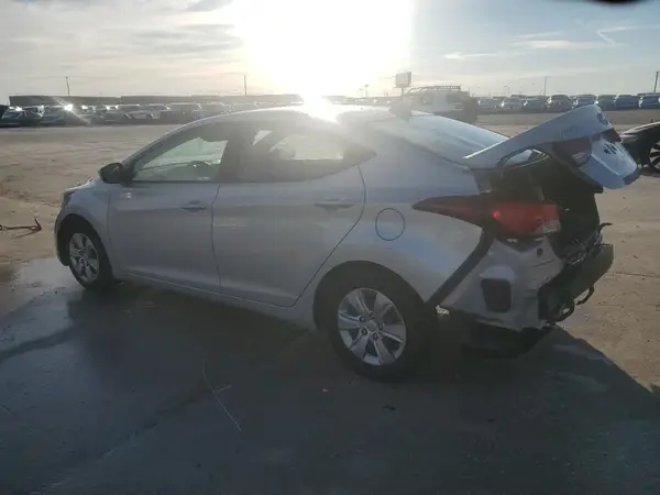 KMHDH4AE5GU573941 2016 HYUNDAI ELANTRA - Image 2