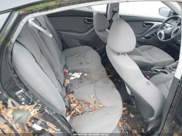 KMHDH4AE5GU575947 2016 HYUNDAI ELANTRA - Image 8